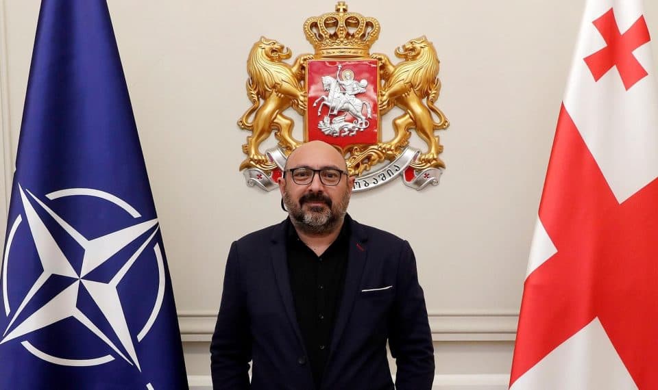 პრეზიდენტის ფოტოგრაფმა სამსახური დატოვა, მიზეზი გრიგორიადისის შეწყალებაა