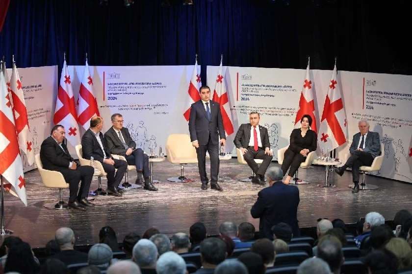 დასავლეთ საქართველოში კონსტიტუციური კანონპროექტების განხილვა დასრულდა, მოსახლეობასთან შეხვედრები აღმოსავლეთ საქართველოში გაგრძელდება