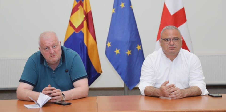 გუბერნატორი ზუგდიდის მერი სოფლის რწმუნებულებს შეხვდნენ