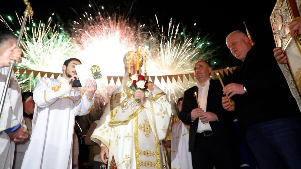 სააღდგომო ღვთისმსახურებას თავდაცვის მინისტრი ირაკლი ჩიქოვანი ზუგდიდში დაესწრო