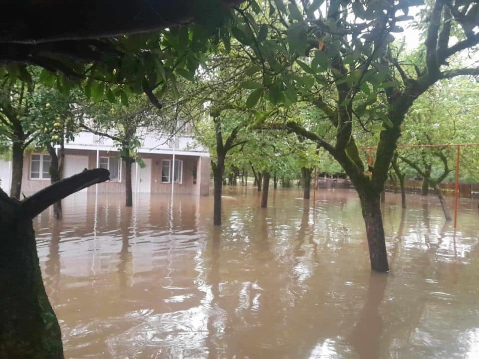 ძლიერმა წვიმამ მარტვილში პრობლემები შექმნა – დაიტბორა საცხოვრებელი სახლების ნაწილი