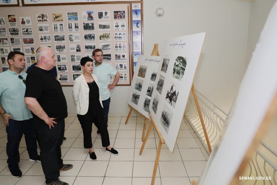 გუბერნატორი სენაკის აიპებში თანამშრომლებს შეხვდა