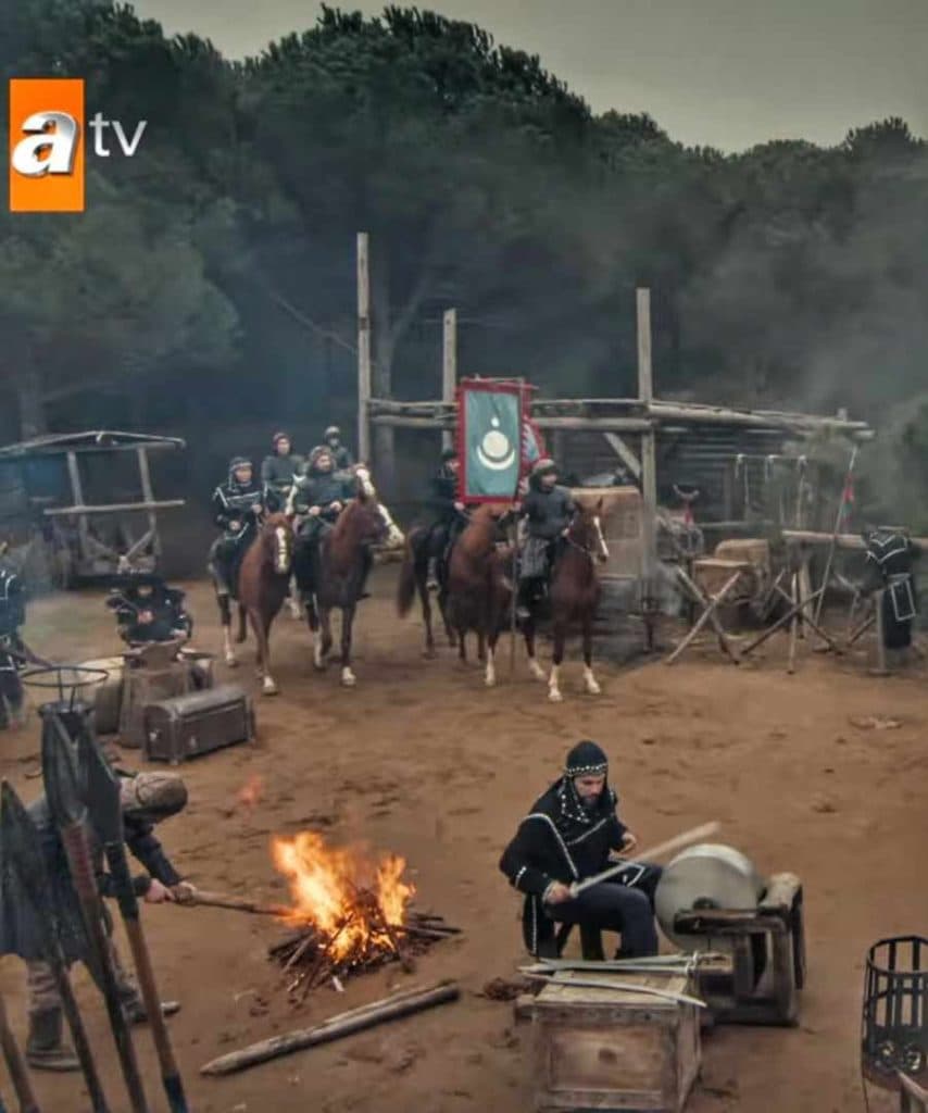 გაიცანით ქართველი ვინც ცნობილ თურქ ვარსკვლავებთან ერთად რეიტინგულ სერიალებში მონაწილეობს - image 5