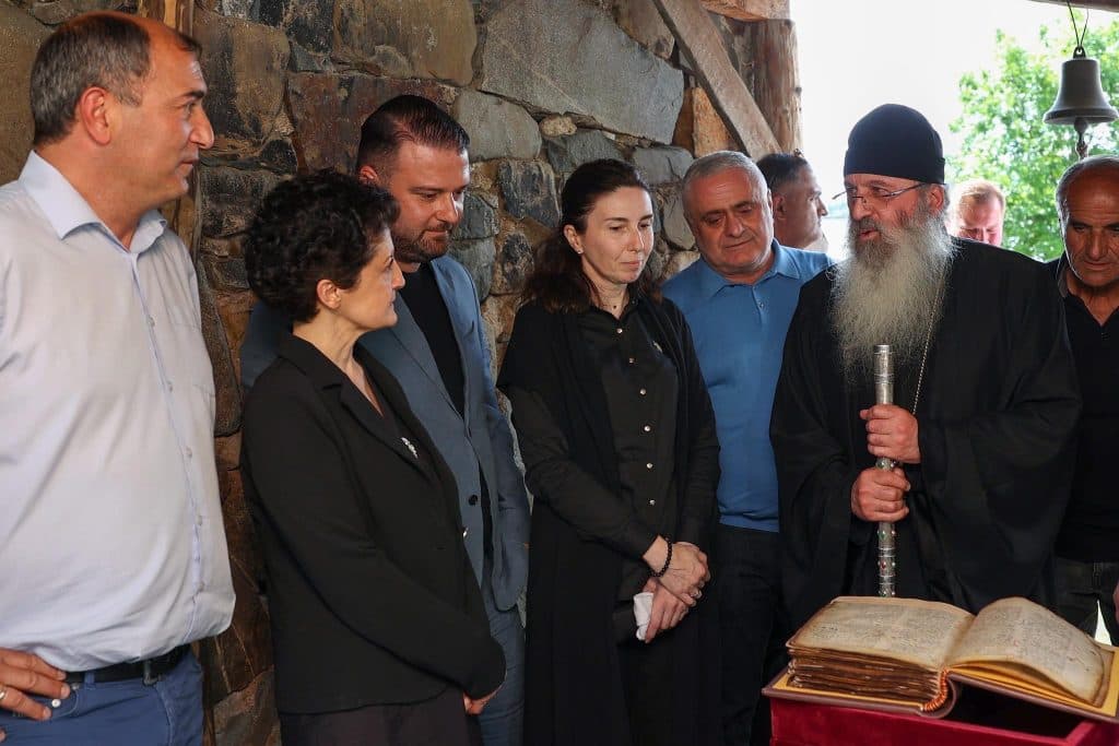 რესტავრირებული ქურაშის ოთხთავი ეცერის თემში დაბრუნდა [ფოტო] - image 5