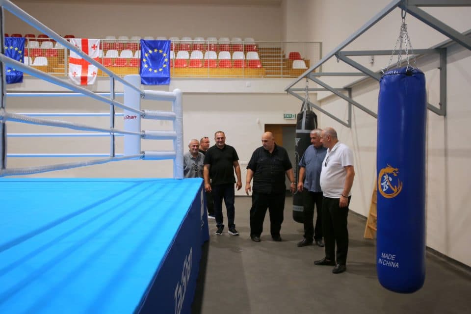 ხობის სპორტული კომპლექსი ახალი სპორტული ინვენტარით აღიჭურვა