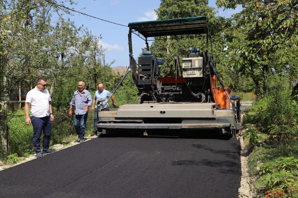 მარტვილის მუნიციპალიტეტში საგზაო ინფრასტრუქტურის მოწესრიგება აქტიურად გრძელდება