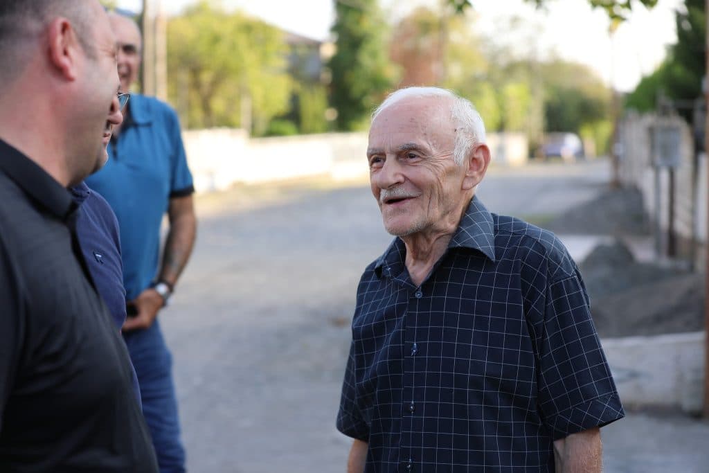 დავით კოდუა: ზუგდიდში 70-მდე ქუჩის რეაბილიტაციას ვახდენთ, პროცესი გაგრძელდება სანამ ყველა გზას არ მოვაწესრიგებთ - image 5