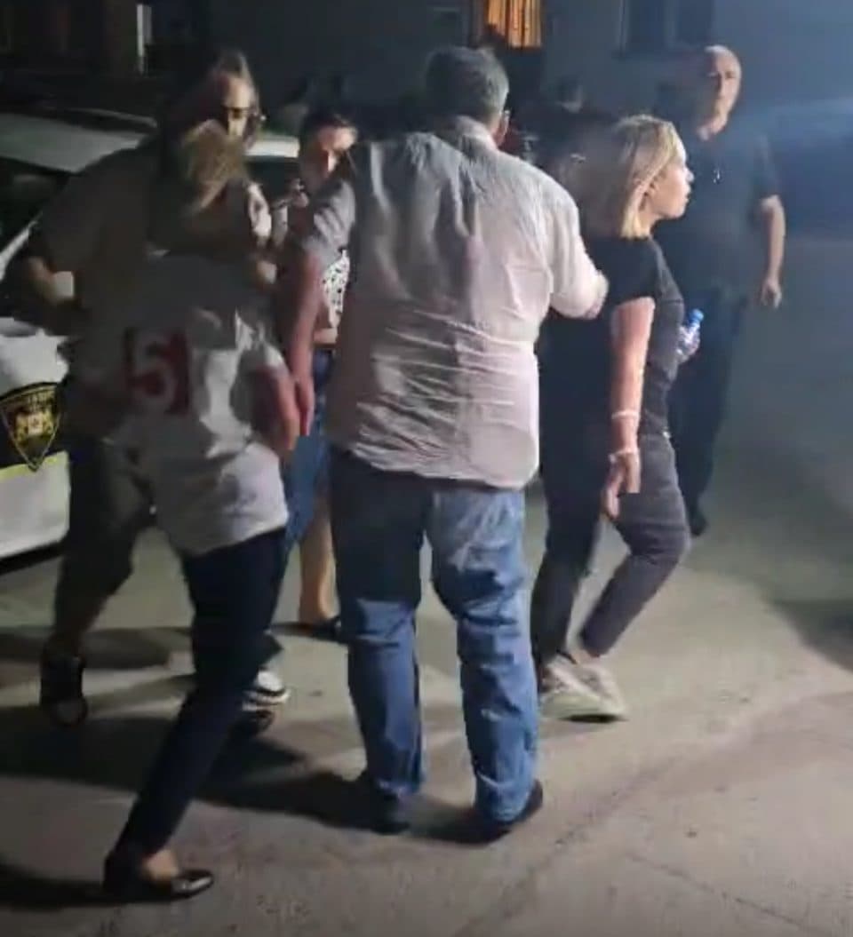 ანი წითლიძეს და „ნაცმოძრაობის“ სხვა წევრებს ზუგდიდში მოსახლეობა დაუპირისპირდა