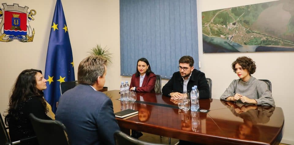 ფოთის მერი გაეროს ბავშვთა ფონდის წარმოამადგენელს იესპერ მოლერს შეხვდა