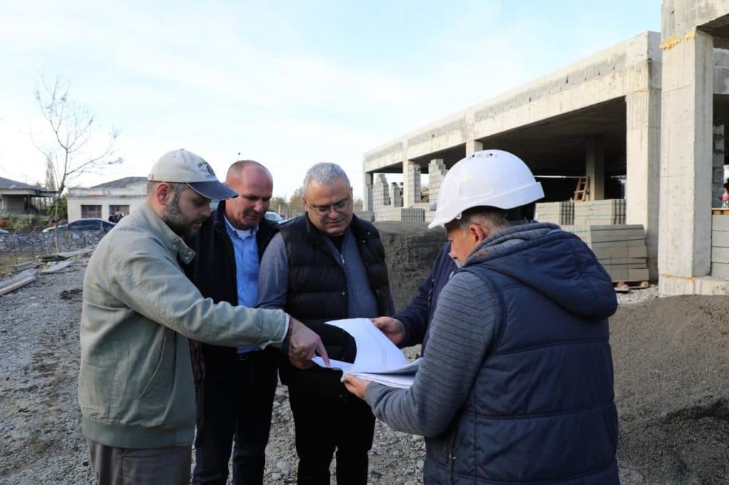 ზუგდიდში 6 საბავშვო ბაღის მშენებლობა და ოთხის სრული რეაბილიტაცია მიმდინარეობს - image 4