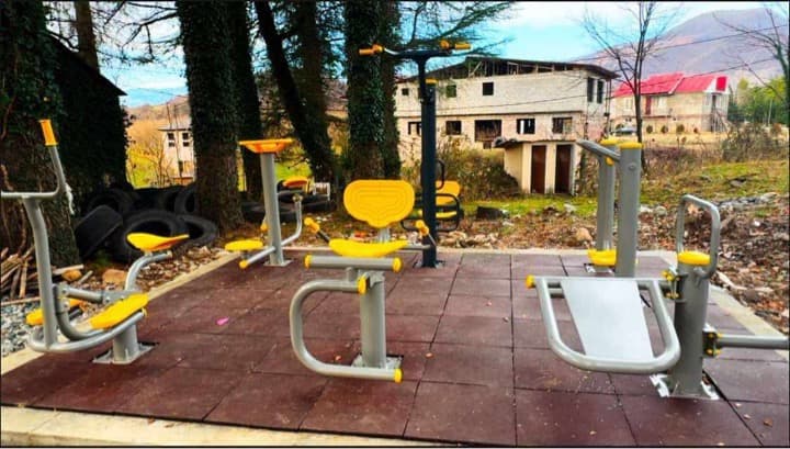 ჯგალში გარე ტრენაჟორები მოეწყო