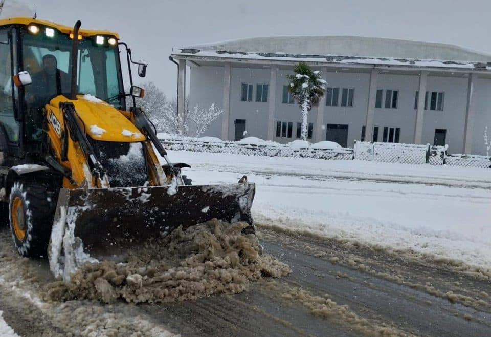 ხობში საავტომობილო გზები იწმინდება
