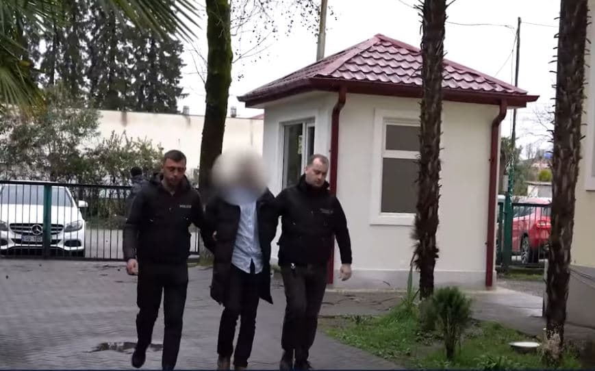 სამეგრელოს პოლიციამ განსაკუთრებით დიდი ოდენობით ნარკოტიკი ამოიღო – დაკავებულია 4 პირი