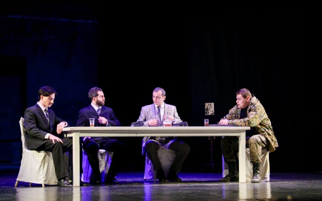 გიორგი ჭანტურიას სპექტაკლი ,,უკანასკნელი თოლია,“ რომელიც ჟიული შარტავას სიცოცხლის ბოლო დღეს ეხება დასმა სენაკის თეატრში წარადგინა [ფოტორეპორტაჟი] - image 2