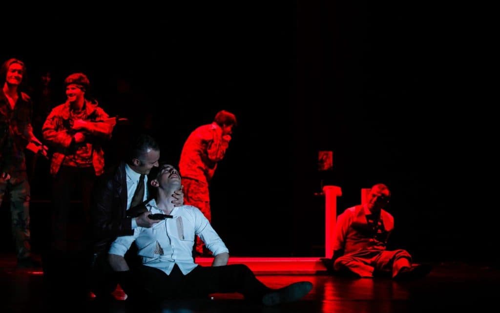 გიორგი ჭანტურიას სპექტაკლი ,,უკანასკნელი თოლია,“ რომელიც ჟიული შარტავას სიცოცხლის ბოლო დღეს ეხება დასმა სენაკის თეატრში წარადგინა [ფოტორეპორტაჟი] - image 10