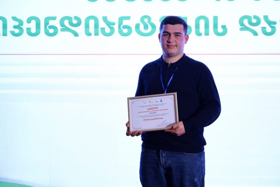 წარმატებული სენაკელი ახალგაზრდა – ლევან კვაშილავა