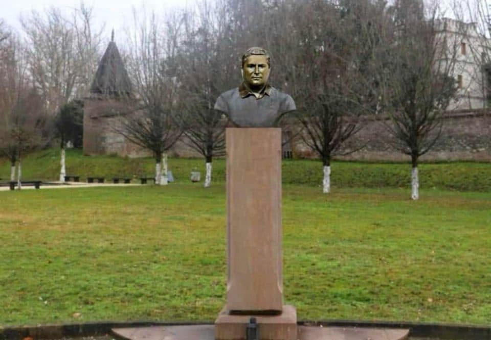 ზუგდიდში გურამ გაბესკირიას ბიუსტი განთავსდება