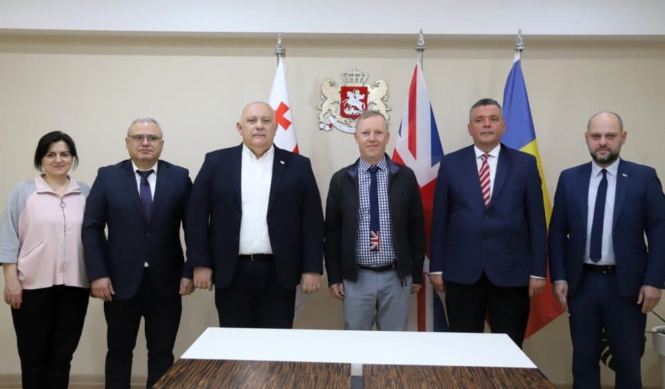 დავით ვერავა ბრიტანეთის და რუმინეთის ელჩებს შეხვდა