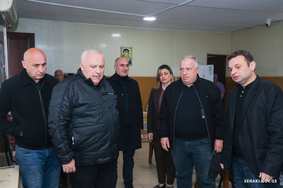 სენაკში, კვების ცენტრის 235-მა ბენეფიციარმა სააღდგომო ნობათი მიიღო