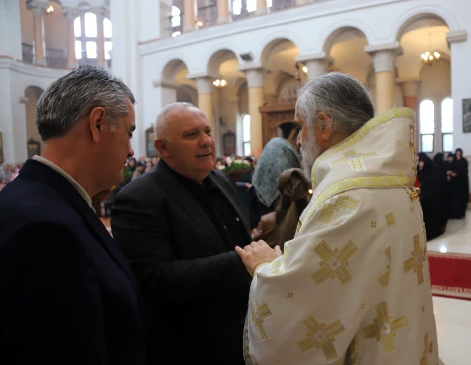 ფოთში კვირაცხოვლობის დღესასწაული და ბრწყინვალე აღდგომის სახელობის საკათედრო ტაძრის განახლების დღე აღინიშნა