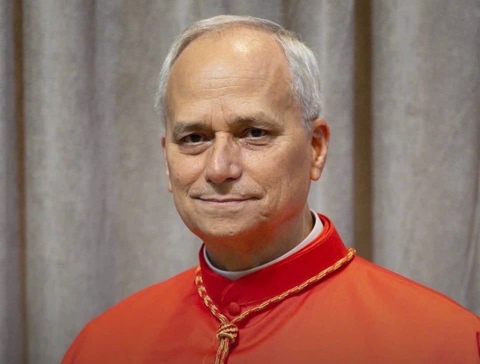 რომის ახალი პაპი საზოგადოების წინაშე გამოჩნდა, პაპობაში მას ლეო XIV ეწოდება