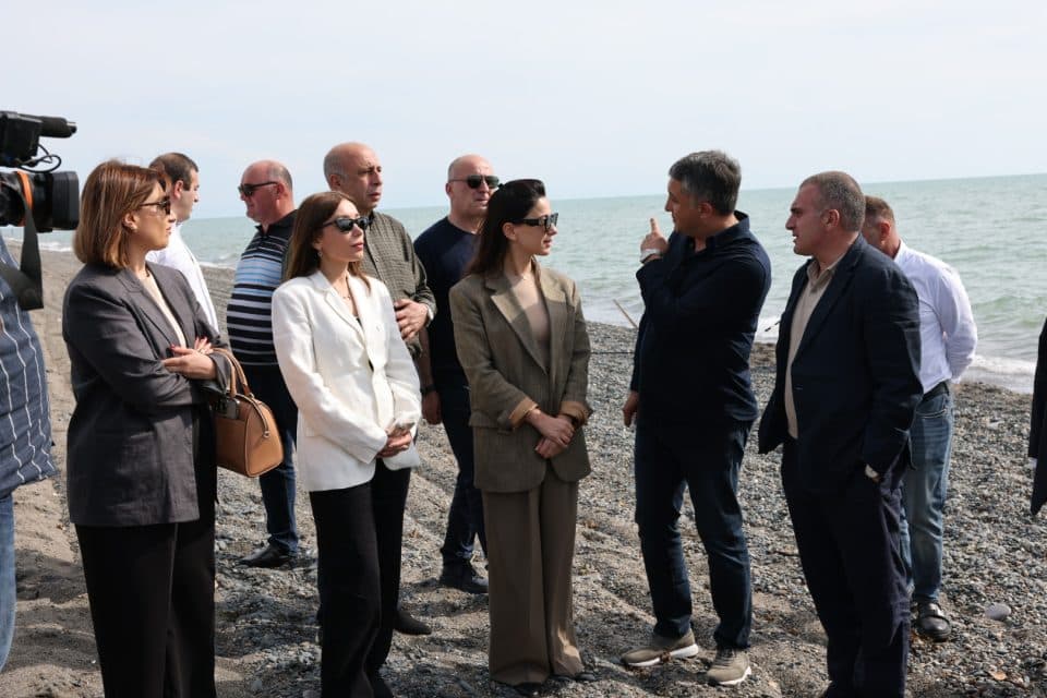 რევაზ სოხაძე-განმუხურის სანაპირო ზოლის ეროზირებული ნაწილის აღდგენა დაიწყება