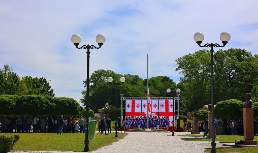 ზუგდიდში გურამ გაბესკირიას ბიუსტი გაიხსნა [ფოტო] - image 4