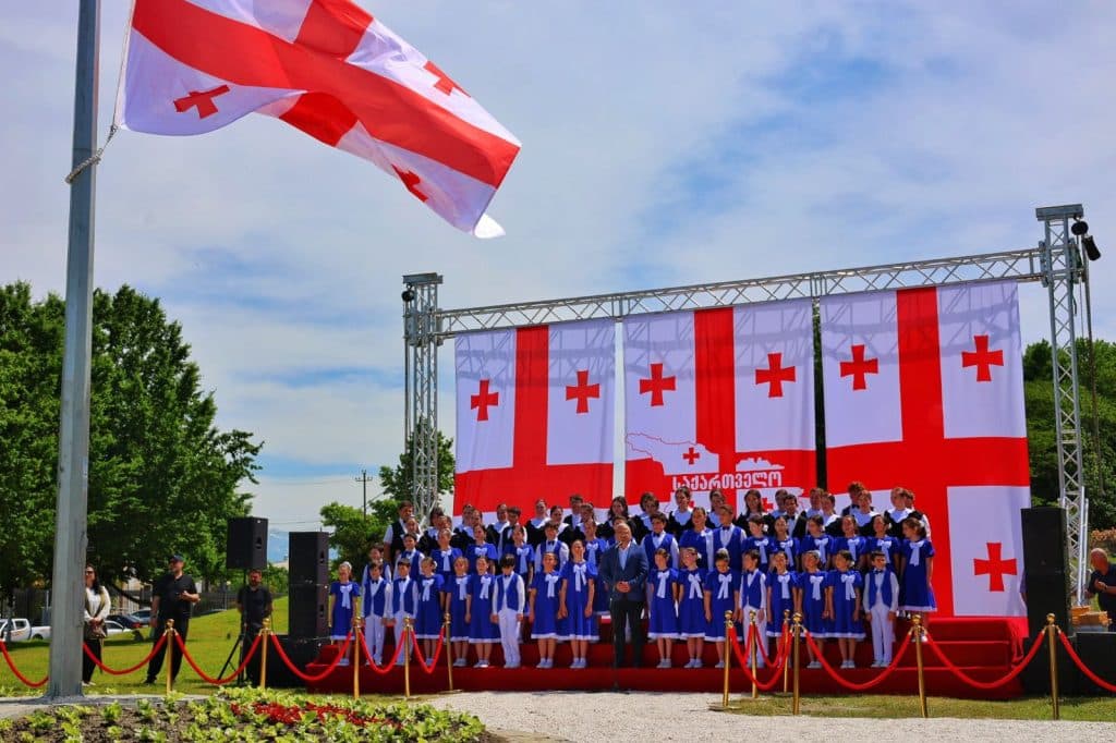 ზუგდიდში გურამ გაბესკირიას ბიუსტი გაიხსნა [ფოტო] - image 7