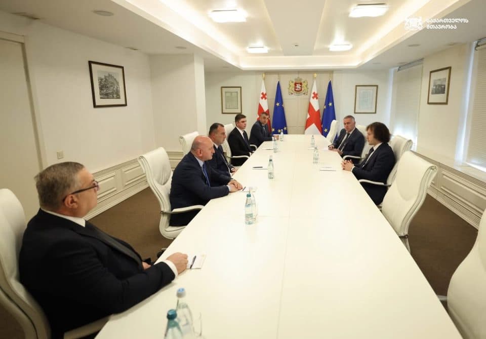 პრემიერ-მინისტრმა ხუთ რეგიონში ახალი სახელმწიფო რწმუნებულები დანიშნა