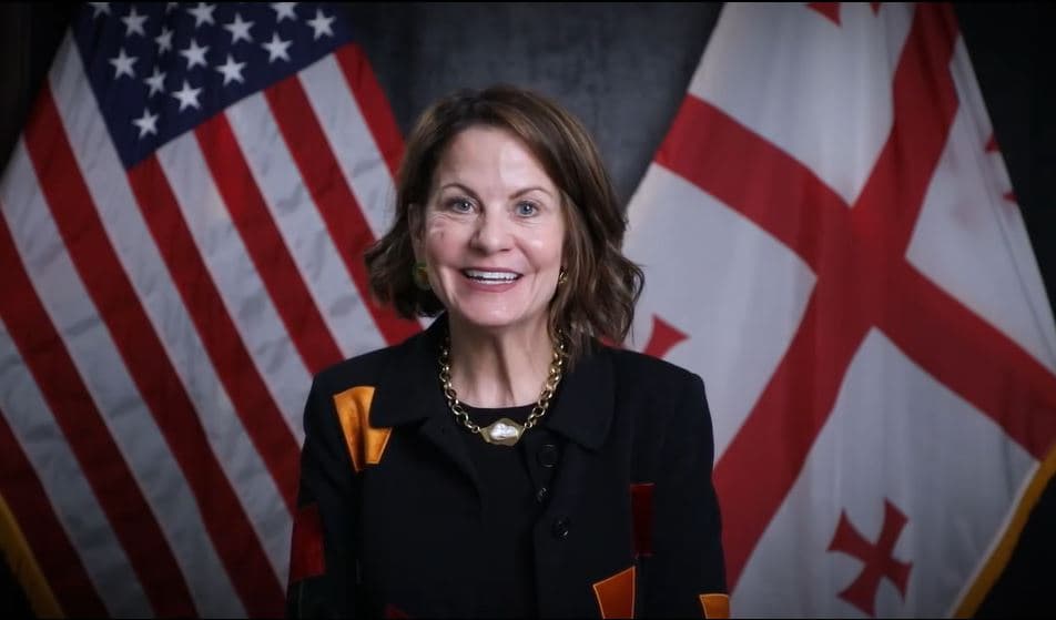 აშშ-ის ელჩმა საქართველოში რობინ დანიგანმა თანამდებობა დატოვა