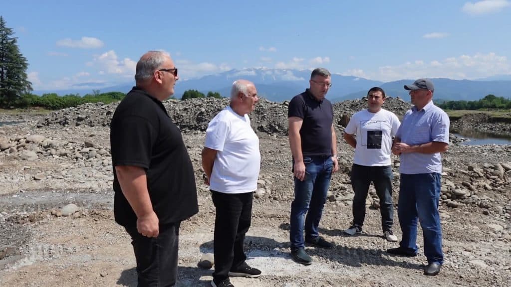 ჩხოროწყუში სოფელ ზუმში საავტომობილო ხიდი შენდება - image 3