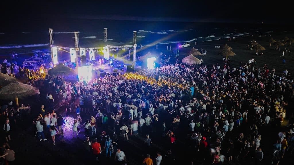 ზაფხულის პირველი კოცერტი მალთაყვაში და განახლებული სანაპირო [ფოტორეპორტაჟი] - image 7