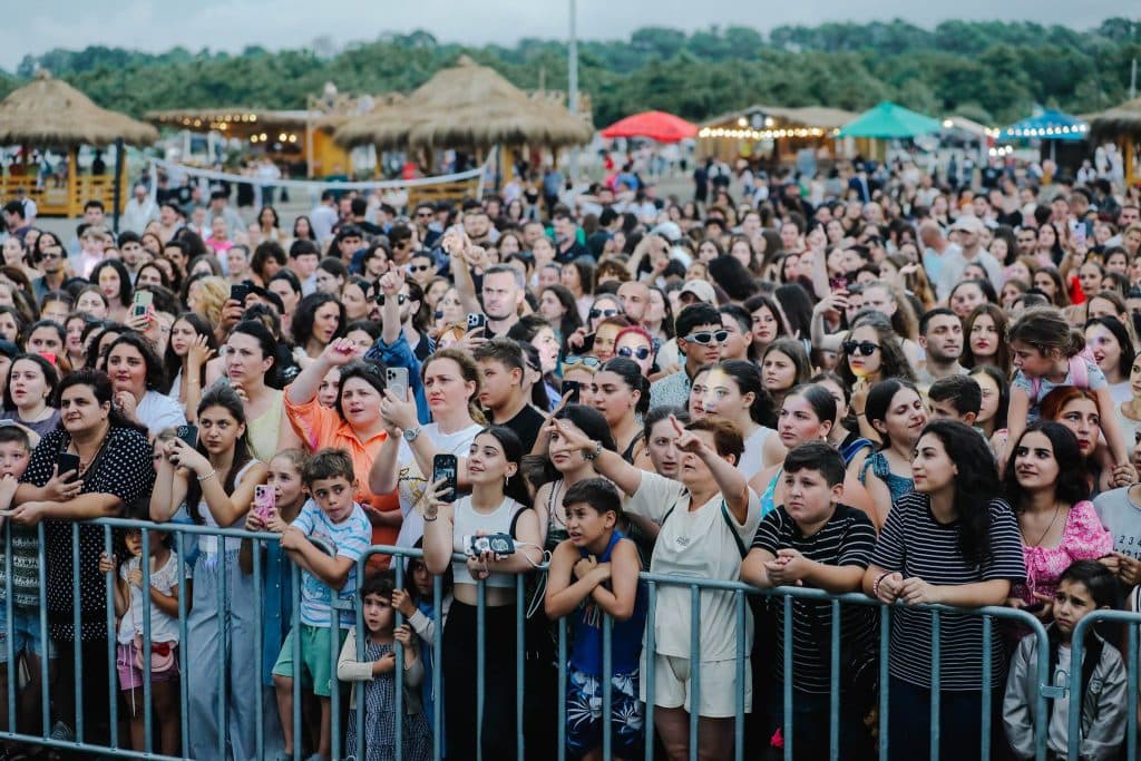 ზაფხულის პირველი კოცერტი მალთაყვაში და განახლებული სანაპირო [ფოტორეპორტაჟი] - image 16