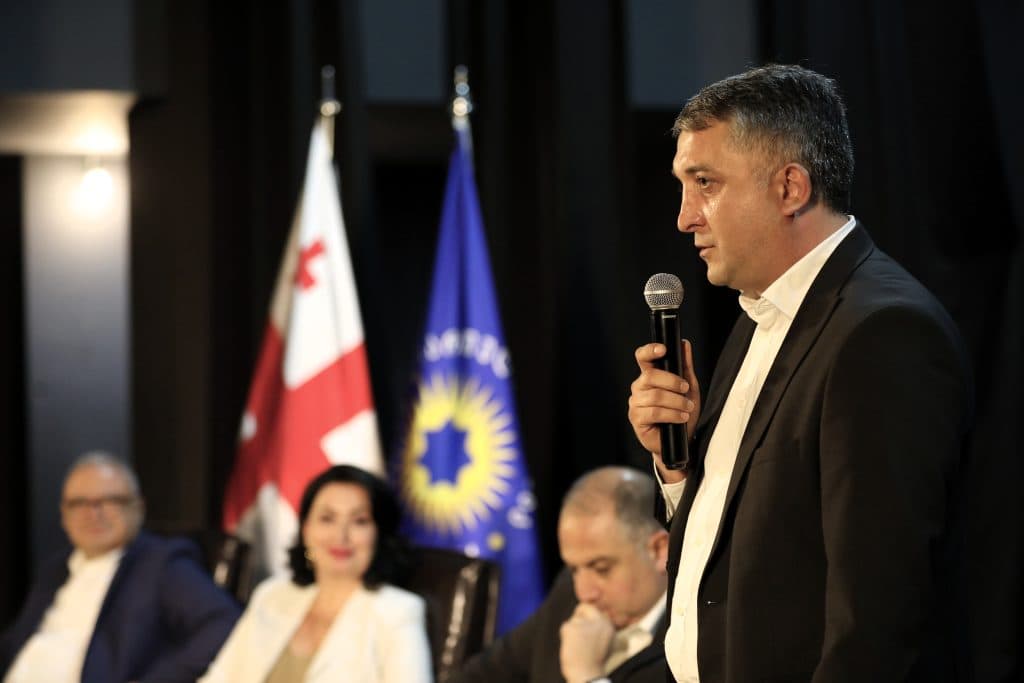 დათო კოდუა: ზუგდიდი ხიდია ოკუპირებულ აფხაზეთთან, ეს მისია ჩვენ გვერგო და ეს მუნიციპალიტეტი უნდა იყოს ყველასგან განსხვავებული, წარმატებული და განვითარებული - image 2