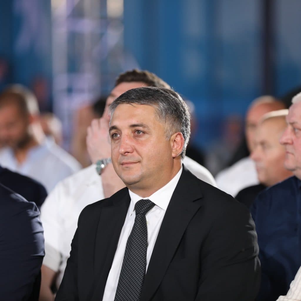 პრემიერ-მინისტრმა ზუგდიდის მულტიფუნქციური სპორტკომპლექსი გახსნა [ფოტო] - image 14