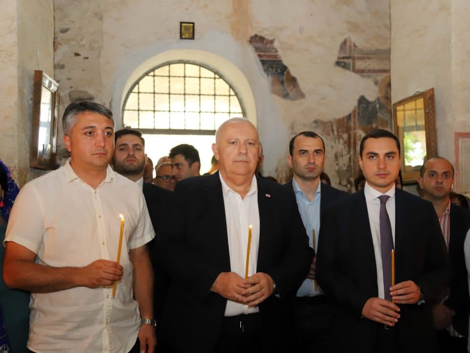 დათო კოდუა: ზუგდიდიდან, მუნიციპალიტეტიდან, რომელიც ღვთისმშობლის ხელთუქმნელი კვართის მასპინძელი და მცველია, სრულიად საქართველოს გილოცავთ მარიამობის ბრწყინვალე დღესასწაულს