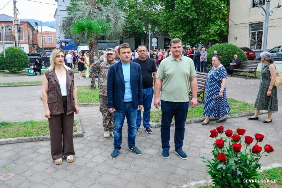 სენაკში პატივი მიაგეს 2008 წლის აგვისტოს ომში დაღუპულთა ხსოვნას