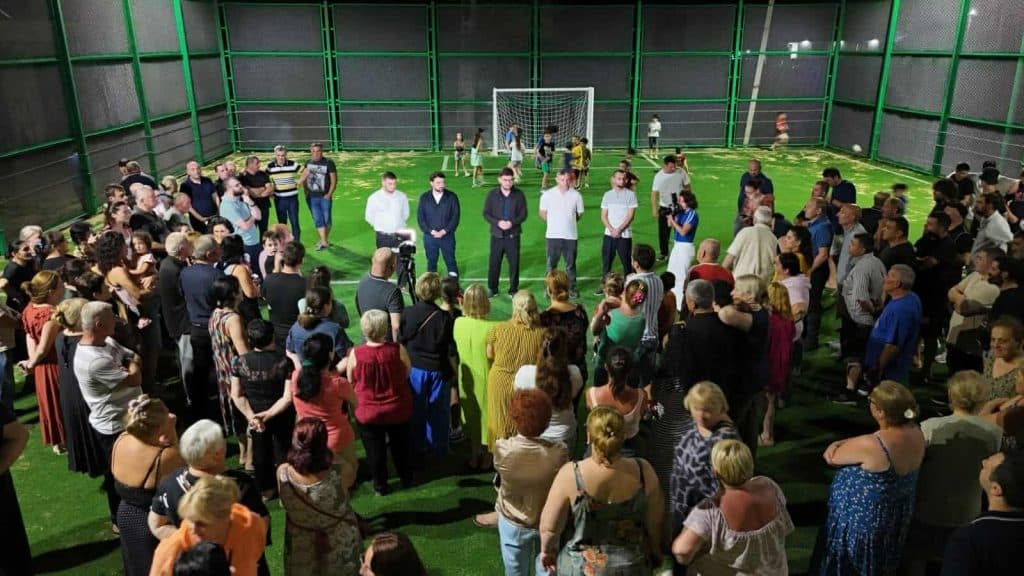 ფოთის მერი ბექა ვაჭარაძე გურიის და მშვიდობის ქუჩების მოსახლეობას შეხვდა - image 3