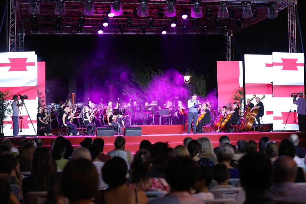 ზუგდიდში კლასიკური მუსიკის ფესტივალზე ოპერის მსოფლიო დონის შემსრულებლებმა იმღერეს [ფოტო] - image 4