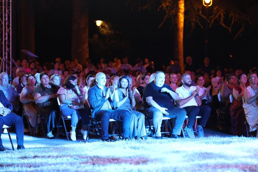 ზუგდიდში კლასიკური მუსიკის ფესტივალზე ოპერის მსოფლიო დონის შემსრულებლებმა იმღერეს [ფოტო] - image 6