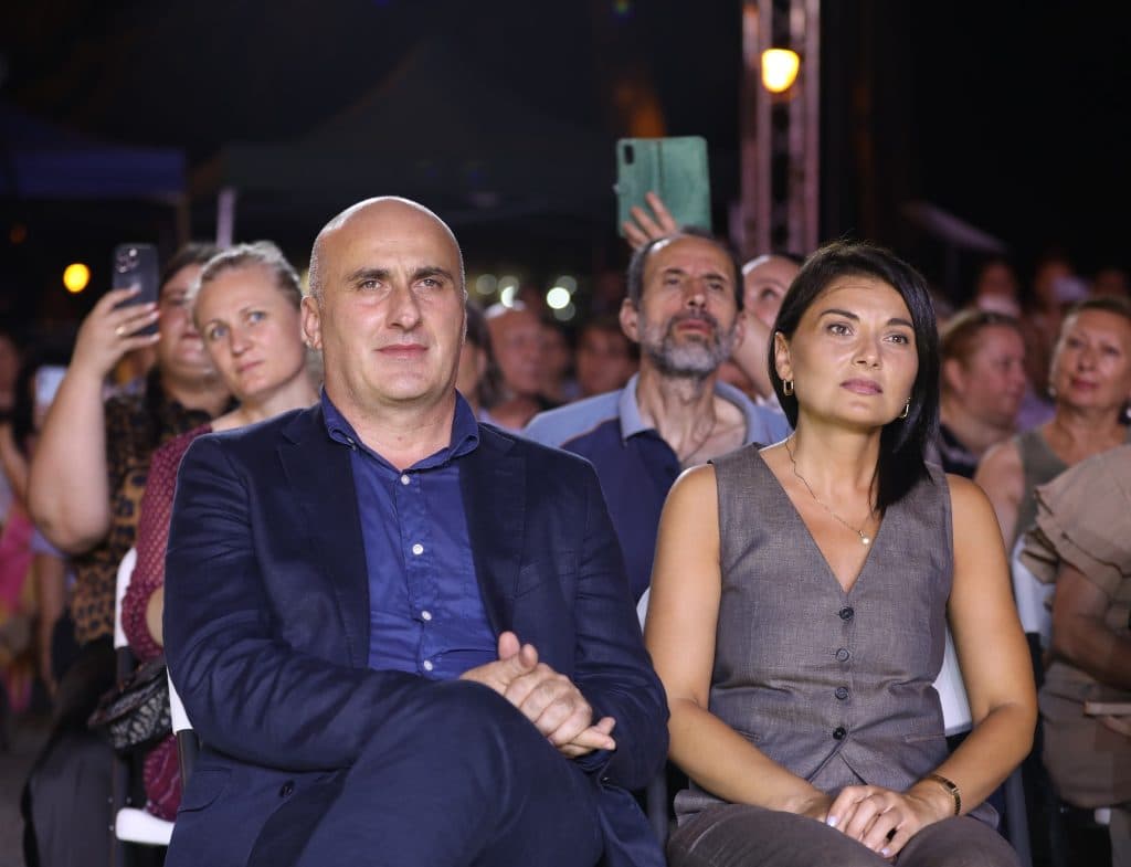 ზუგდიდში კლასიკური მუსიკის ფესტივალზე ოპერის მსოფლიო დონის შემსრულებლებმა იმღერეს [ფოტო] - image 9