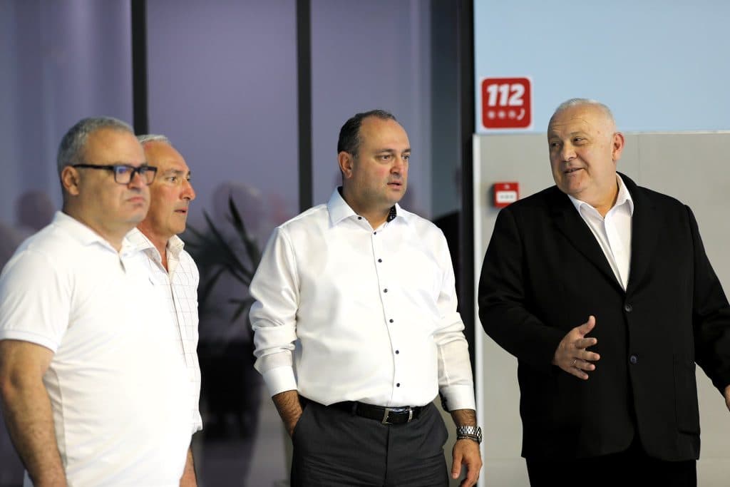 ზუგდიდის სპორტკომპლექსის სერვისებით სარგებლობას მოქალაქეები ათდიან სატესტო პერიოდში უფასოდ შეძლებენ - image 7