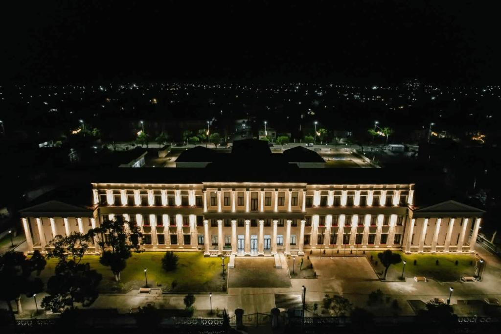 ფოთის მერი ბექა ვაჭარაძე ფოთის საზღვაო აკადემიის ფილიალში ღია კარის დღეს დაესწრო - image 5