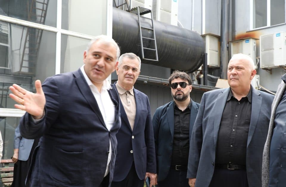 რეგიონებში სამედიცინო ინფრასტრუქტურის განვითარება გრძელდება – ჯანდაცვის მინისტრი ფოთსა და სენაკში კლინიკების რეაბილიტაციის პროცესს გაეცნო