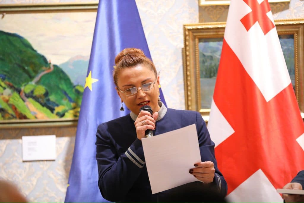 ზუგდიდში დამსახურებული მასწავლებლები დააჯილდოეს - image 4