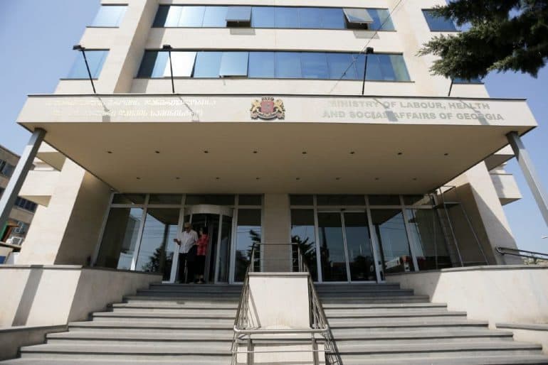 ჯანდაცვის სამინისტრო – 4 ოქტომბერს განვითარებული მოვლენების შედეგად, სამედიცინო დაწესებულებებში გადაიყვანეს აქციის ექვსი მონაწილე და 21 სამართალდამცველი