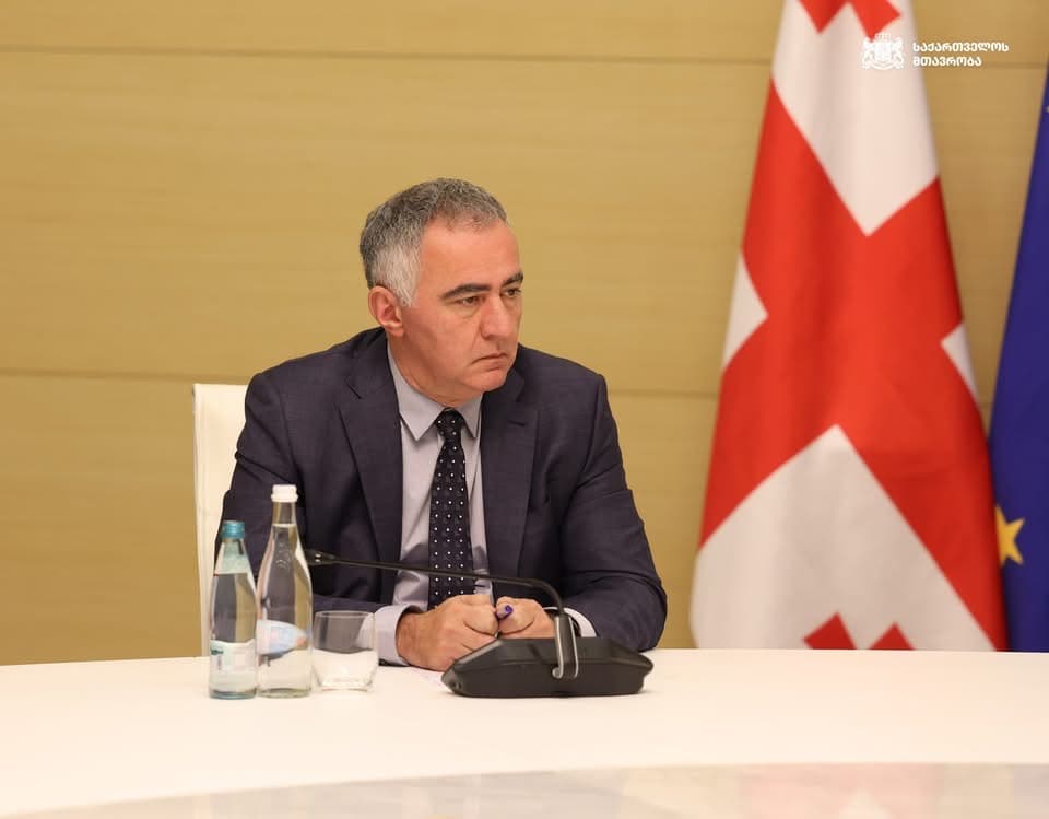 პრემიერ-მინისტრმა რეგიონებში სახელმწიფო რწმუნებულებთან და მუნიციპალიტეტების მერებთან მიმდინარე პროექტები და სამომავლო გეგმები განიხილა - image 16