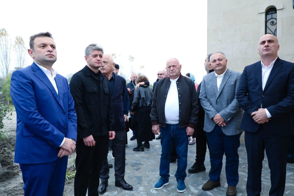 სენაკის სოფელ ისულაში დიდმოწამე ბარბარეს სახელობის ტაძარი პატრიარქის მოსაყდრემ აკურთხა - image 4