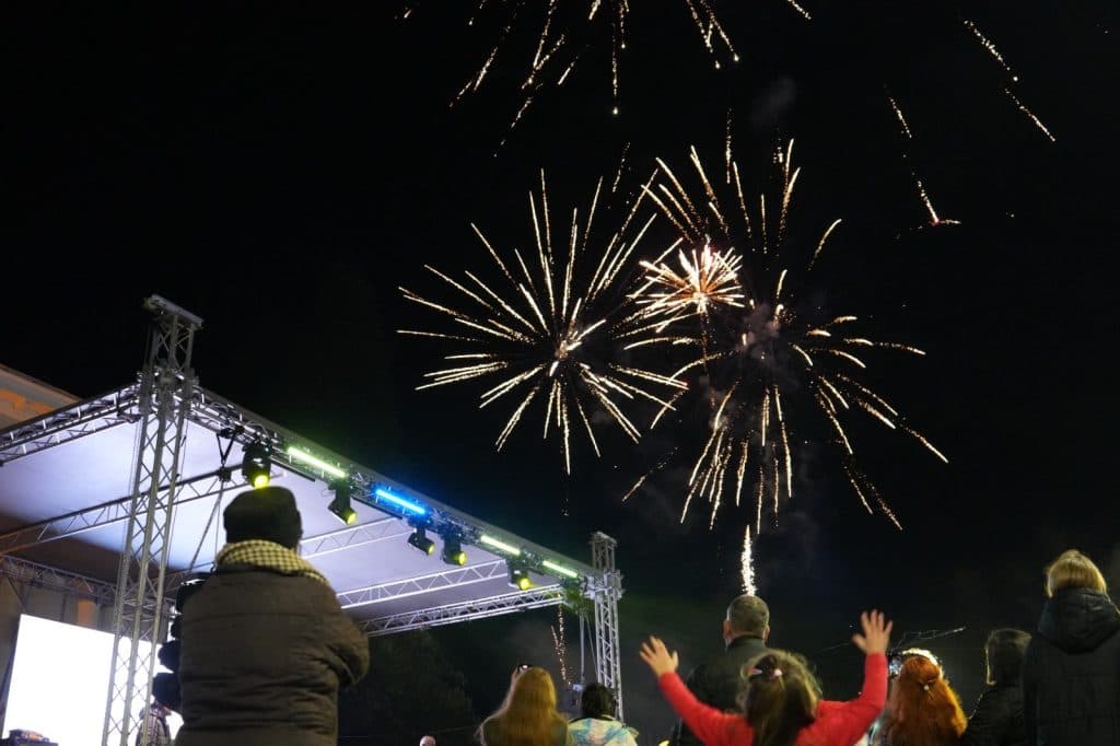 ჩხოროწყუში ნაძვის ხე აანთეს [ახალი წლის დღეები] - image 7