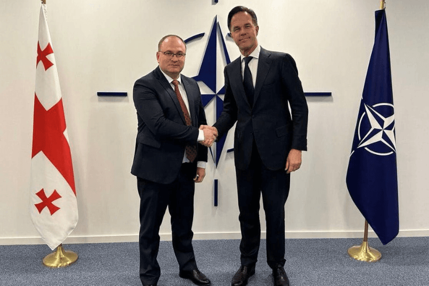 ნატო-სთან საქართველოს წარმომადგენელი, ირაკლი ბერაია, ნატო-ს გენერალურ მდივანს, მარკ რუტეს შეხვდა